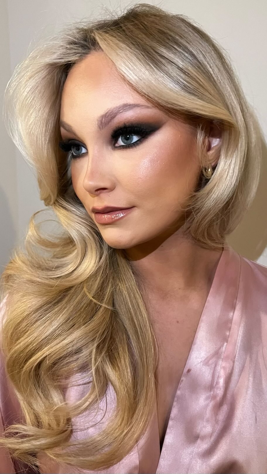 It’s giving GLAMOUROUS! ✨
In love with this full glam, old Hollywood look on the beautiful @bettykelleyy
Hair and makeup by me 💁🏻♀️