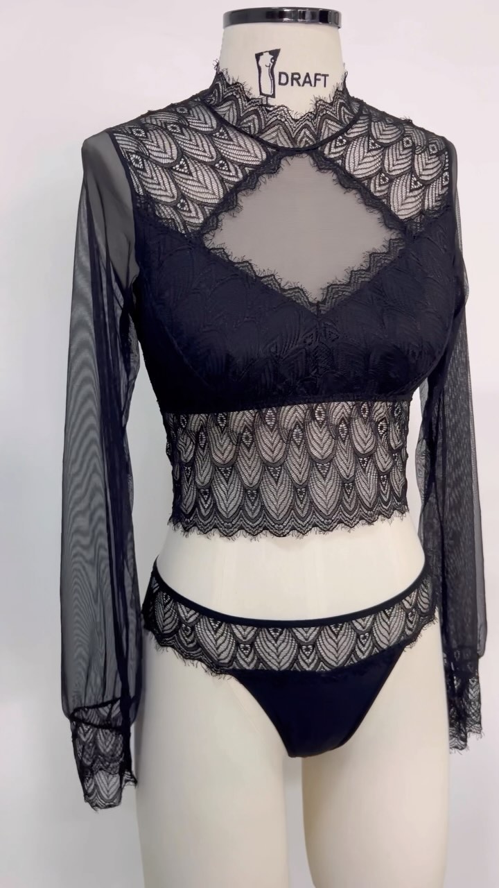 🪡 Make an order with me!
After coming back to my studio, this order was the perfect way to mark my return.
This client chose the Annie Panties and Florence Crop Top. She opted for the long sleeve variation, and I made an adaptation to include removable cups. This pattern is one of my favorites 🥰
I absolutely love this lace, and the end result turned out stunning. I hope she loves her new pieces as much as I enjoyed making them. 💕
Both patterns are available on my website! If you want to make these pieces too, there’s a special sale right now: buy 1 pattern and get another one for free ✨
