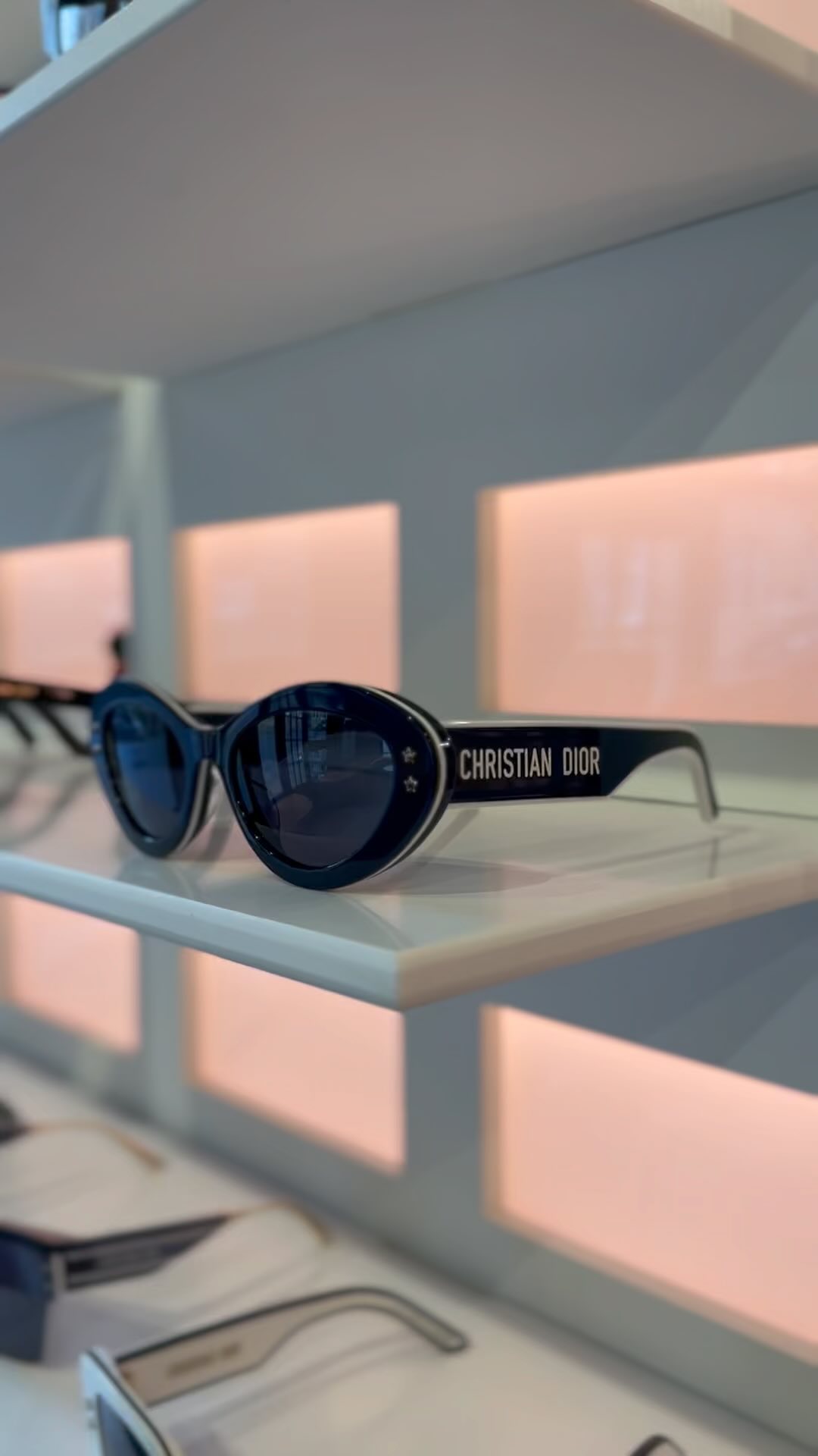 Which sunglasses are you choosing? Our Christian Dior range is available in store now😎☀️
•
•
#mikaandme #beautifuleyes #vbeyewear #dior #celine #celineglasses #fendi #thelios #gucci #guccisunglasses #tomford #tomfordeyewear #glasgow #glasses #sunglasses