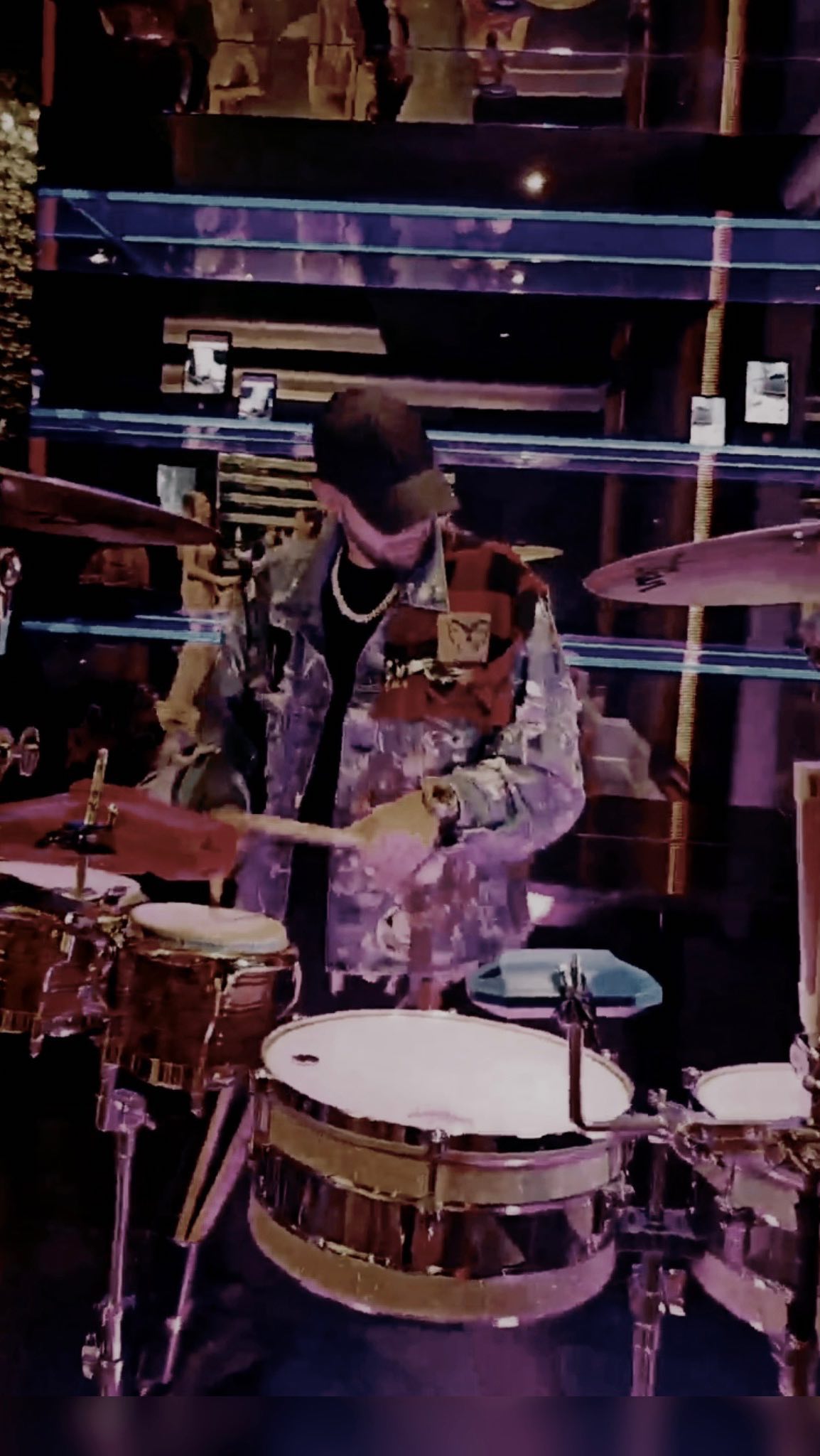 We all love a good spin off 🌪️
#torontomusician #torontoartists #drummer
@lpmusicofficial @zildjiancompany