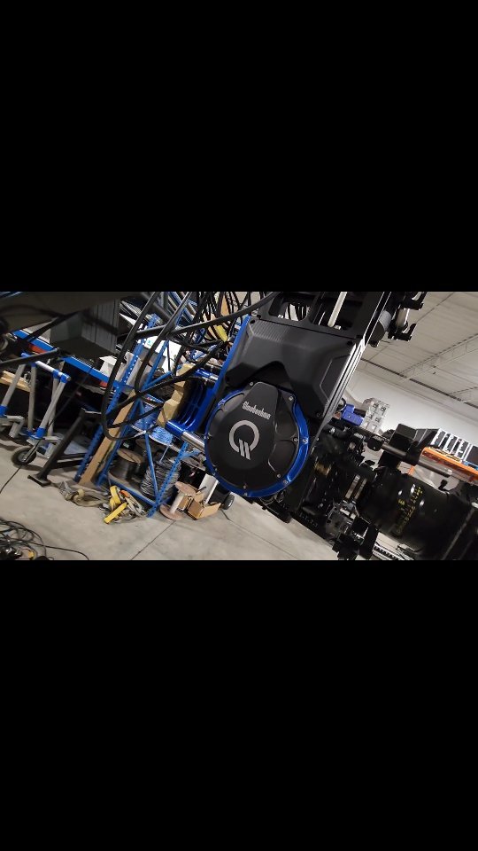 I'm proud to present new gear available through @wfw_intl. The @filmotechnicworldwide #Q2 modular, compact stabilized remote head, which pairs perfectly the #F17 and #F32 telescopic cranes.
#griplife #gripology #filmmaking #filmlife #cameradept #cameranerd #filmphotography