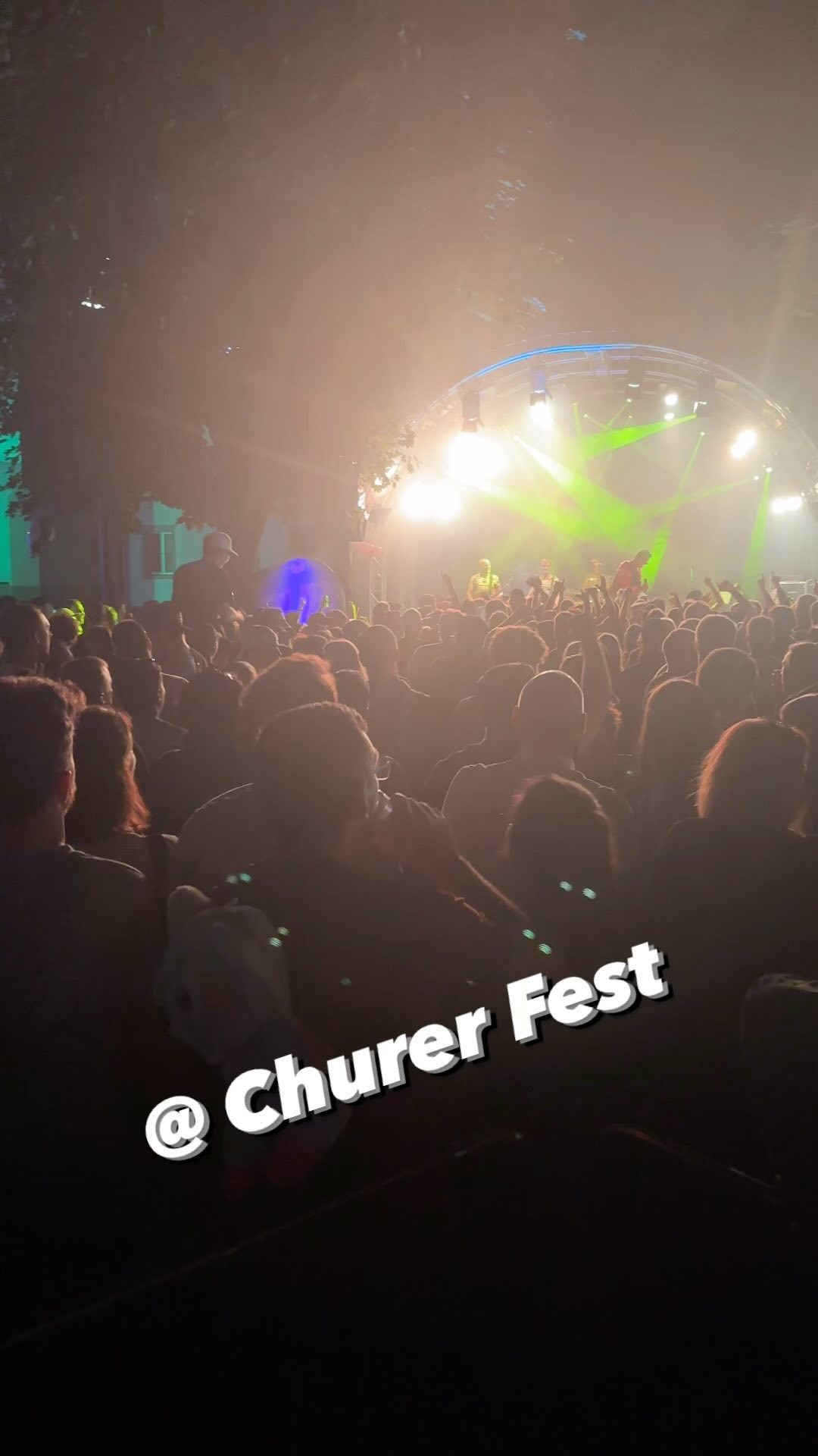 Im Auftrag von Stagepower dürfen wir dieses Wochenende die Rock im Stadtgarten-Bühne audiotechnisch betreuen.
Der Start war schon ein grosser Erfolg. Mal sehen was das Weekend noch zu bieten hat 😎
