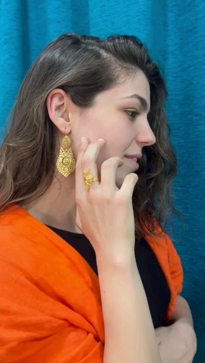 Brincos Rainha e Anel Folha
Site:
https://www.anselmo1910.com/museu-da-filigrana
#filigree #jewelry #pratadourada #anel #brincos #rainha #moda