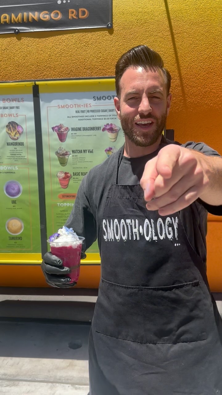Celebrate dad with a SMOOTH treat!
…and leave your favorite dad joke in the comments! 🤭
📍670 E. Flamingo Rd.
Las Vegas, NV 89119
#happyfathersday #dadjokes #dadlife #dadbod #fatheraday #smoothiebowls #lasvegasfoodie #lasvegasfoodies #lasvegaslocals #smoothie #lasvegasbusiness #vegan #lasvegasinfluencer #lasvegasfitness #smoothielover #healthandwellness #healthylifestyle #smoothies #healthbenefits #wellness
