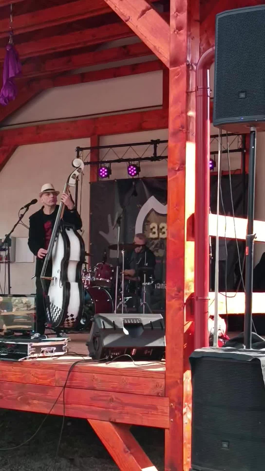 Den otevřených vrat a křest pódia v #pivovarkonicek Tentokrát zajišťujeme ozvučení #kinonacestach #ozvuceniakci #marian333