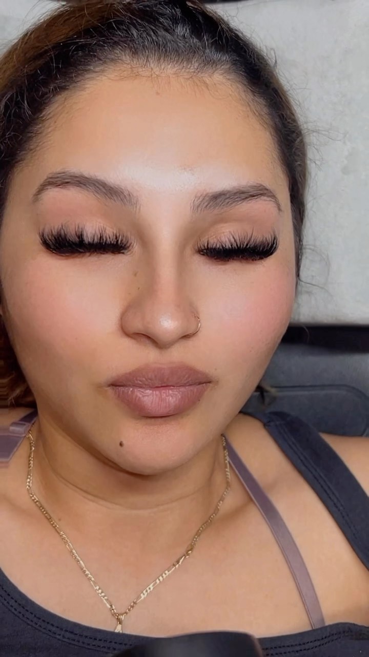 Volume cat eye 11-18mm 19mm spikes 🥰 #lashes #lashextensions #lashmapping #lashstylist #lashtech #cateye #volumelashes #russianvolume #beauty #makeup #makeuptutorial #fluffylashes #whispylashes #naturallashes