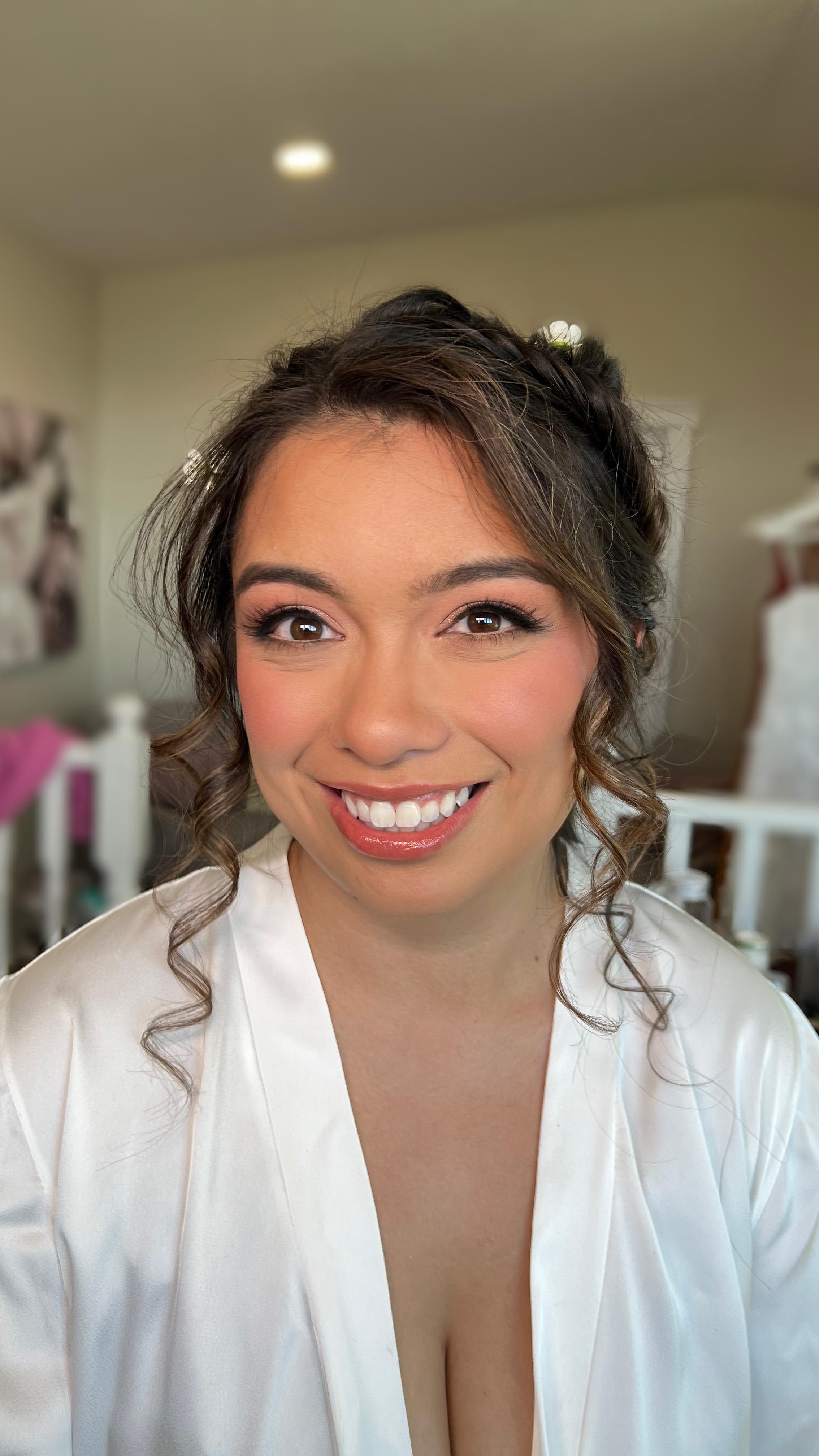 NATASHA’S WEDDING DAY! 💍🤍
Huge congratulations to my beautiful Bride! Her wedding at @hilltopweddingcenter was absolutely stunning.
Fun fact: this Bride, her bridesmaids and I all went to Jr. High together! It was so fun catching up with them, and truly a surreal moment seeing her on her wedding day. Thank you for having me as part of your special day 🥰
.
.
.
.
.
.
.
#makeupartistvlog #weddingvlog #dayinthelife #yycmua #yycmakeupartist #calgarymakeupartist #calgarymakeup #yycmakeup #calgarybride #yycbride #weddingmakeup #bridalmua #bridalmakeup