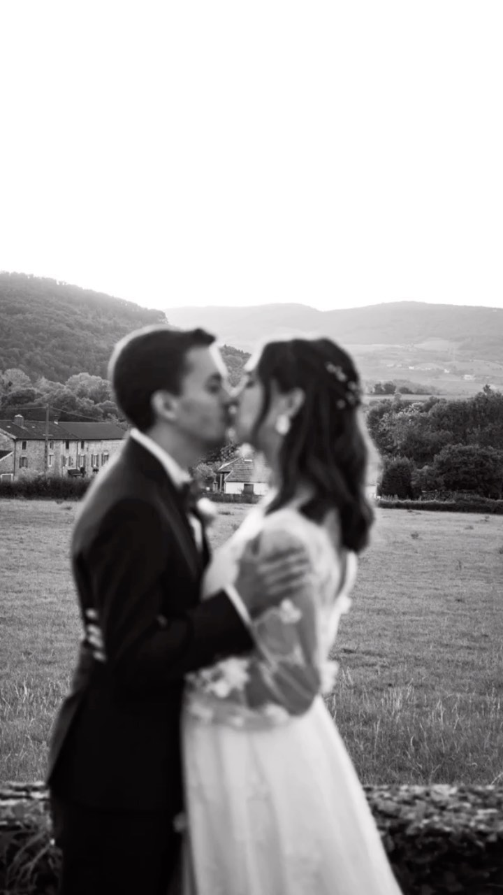 Un grand merci au 19 couples qui m’ont fait confiance en 2023.
Je vous souhaite à tous une belle année 2024 ✨
#Récap2023
#wedding #love #deco #bride #weddingday #amour #weddingdress #bridetobe #couple #weddingplanner #robedemariee #lyon #photographelyon #weddinginspiration #france #fashion #mariagelyon #photography #weddingphotography #reportagespotlight #decoration #weddingphotographer #canon5dmarkiv #canon #photographemariage #reportage #bonneannee2024