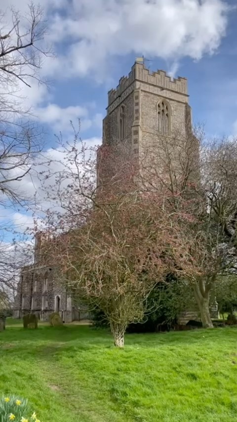 A moment of sunshine and birdsong, while exploring the graveyard at our nearest church.
.
.
.
.
.
.
#church #birdsong #churchesofinstagram #aslowmoment #spring #theslowlife #slowliving #churchsound #soundscape #nature #blossom #suffolkskies #onmywalk