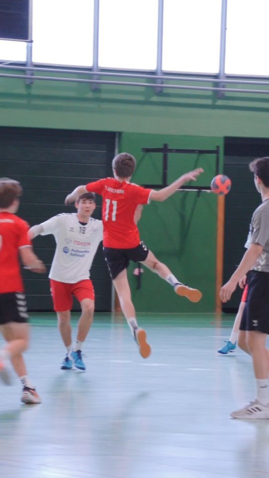 Unsere U15 am zaubern🪄
📸: @zeltnersports
#tvsolothurn #handball #håndbold #handballschweiz #handebol #fyp #balonmano #handballmatch #handballpassion #handballworld #andebol #pallamano #cameraangle #u15handball