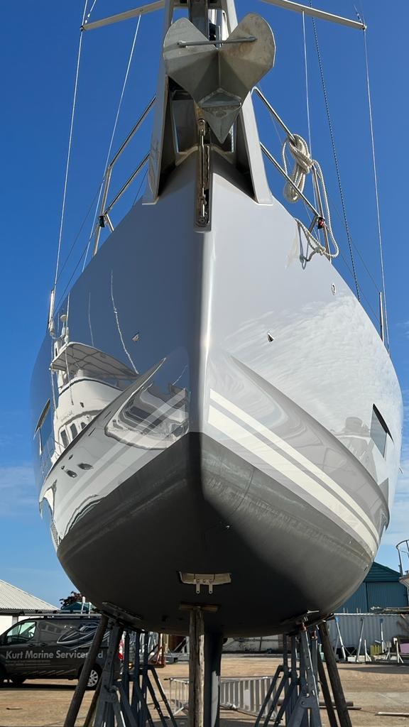 UV wax polishing completed on this stunning Hanse 460.
#kurtmarineservices #kurtboatservices #yachtmaintenance #boatmaintenance #hullpolishing #hull #boatvaleting #hampshire #solent #hamble #hambleriver #hamblepointmarina @hanseyachts_official @inspirationmarinegroup @mdlmarinas
