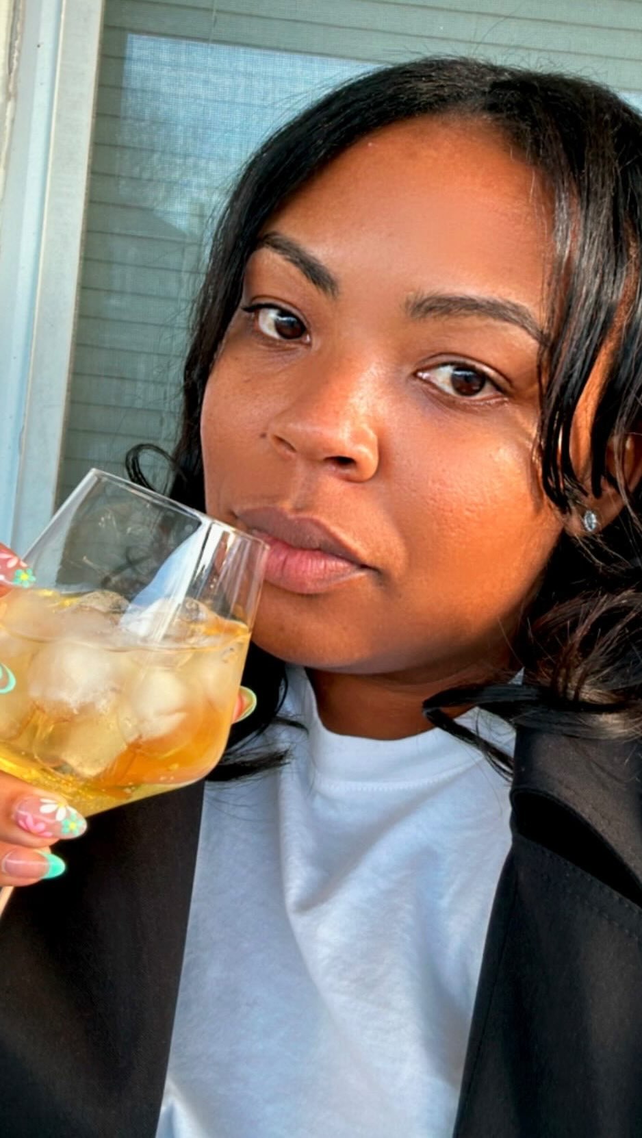 Who are you and where are you going? 🤔
Oh and this hard 🍐cider from @aldiusa 👌🏽😍