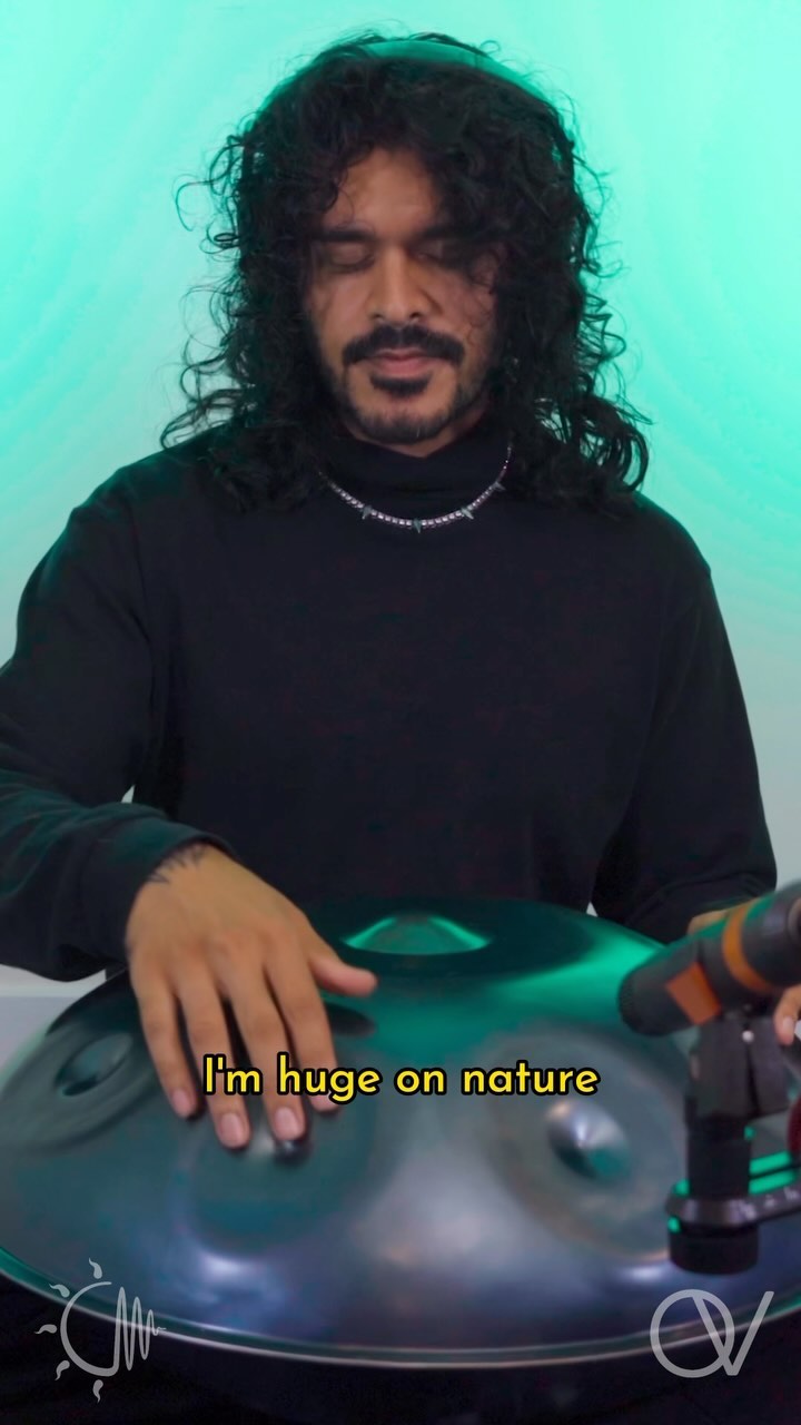 There’s a lot more intention behind performing a new song besides just playing music. In the idea phase it’s about understanding why play that piece in the first place. Tying in instruments and going into the performance with a message is just as important as playing the right notes. I’m excited to present more performances where I’m walking in with more of an ability to convey a message! Stay tuned for more of this live set concept💙
#snowsessions #liveperformance
Shot by @raunaknaik
Edited by @jamandphilly