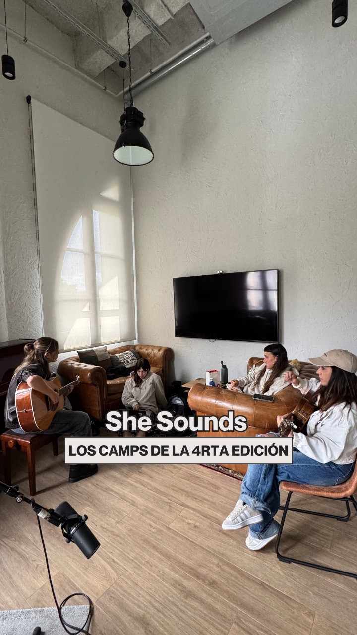 💜 Esta semana hemos dado el pistoletazo de salida a los camps de composición de la cuarta edición de She Sounds. Talento, nuevas voces y otras que repiten la experiencia... ¡Nos encanta que forméis parte de esto!
Gracias a @unode50 y @levaduramadre por acompañarnos y hacer que estas jornadas sean aún más especiales.