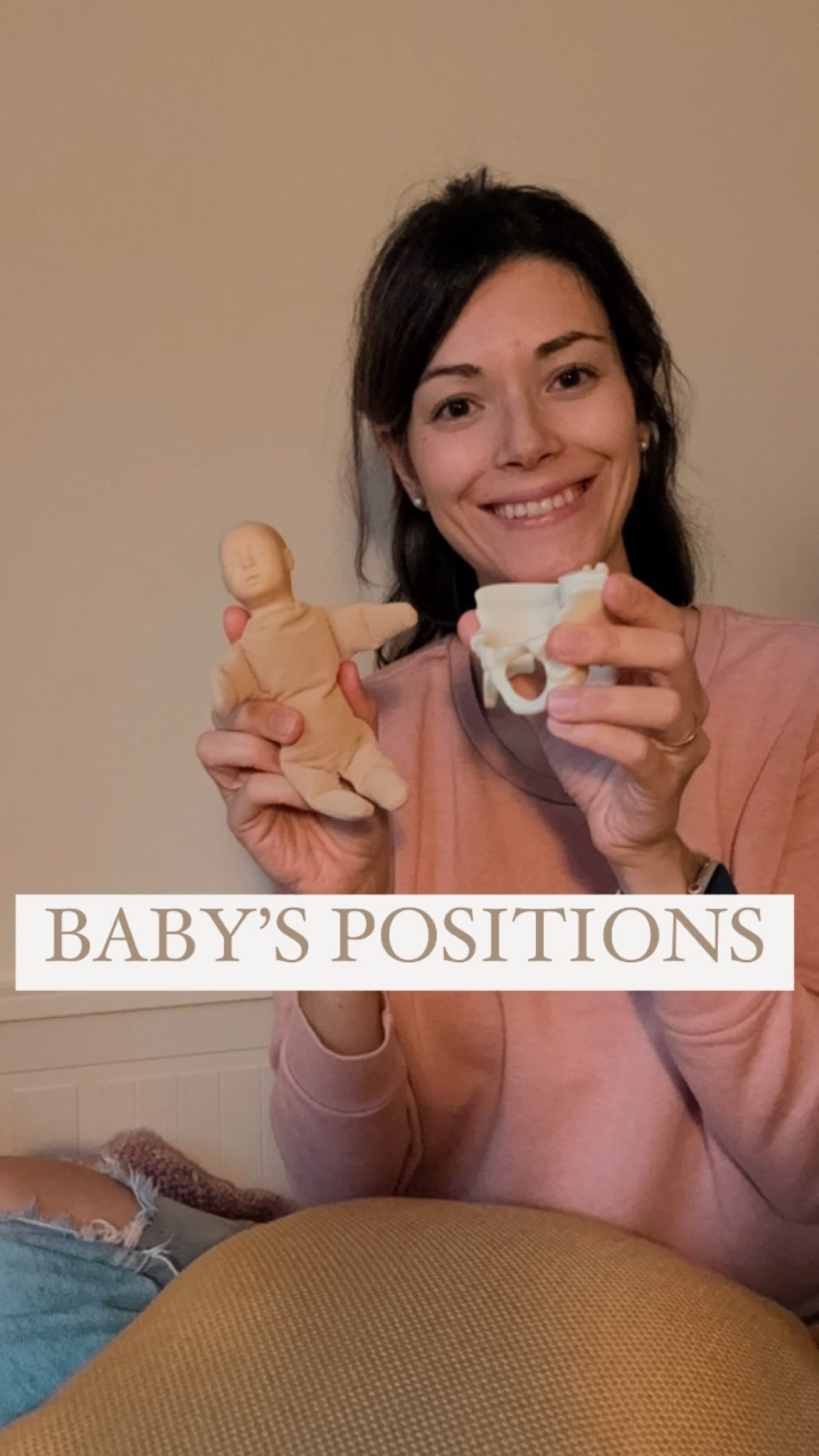 🌸Where do you feel movements?
👉🏻Baby’s back is on the side of your bump: more likely you will feel movements where the feet are, but can also feel where the rest of body and hands are at the front of your bump is.
👉🏻Baby’s back is to your back: also a very common position in pregnancy, movements here are felt at the top and lower of your bump matching feet and hands of your baby.
👉🏻Baby’s back is at the front of your bump: in this case showed baby’s head on the left hand side, movements are felt at the top where the feet are. Baby here is more likely to start flexing the head by the end of pregnancy, starting engaging into the pelvis in preparation for labour.
‼️This is generalised where the movements can be felt, bear in mind you and your baby are unique and movements may feel different to you! Placenta localisation may also play an important role here, as movements may be perceived differently!
💕Also, baby knows best his/her mothers pelvis! There is NOTHING WRONG whatever baby’s position is!
💪🏻some women find helpful certain movements/postures in preparation for labour/birth to balance the bodies
#baby #positionbaby #babysmovements #pregnancyempowerment #pregnancy #midwife #informedbirth #informedchoices #maternity #bodybalance