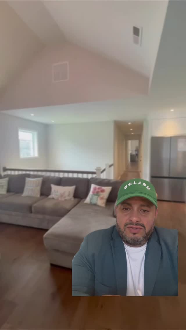 Open House today 12-2pm. Open concept with beautifully designed chefs kitchen with stainless steel appliances, granite countertops, large island can seat 5-6 comfortably. Formal dining with slider to deck and living room with vaulted ceiling fireplace. All open so you can entertain, be with family without obstructions or any walls greeting in the way. Come check out this great room for Great experience. #southingtonct #connecticutrealestate #betterhomesandgardens #openhousesaturday🏡☀️ house