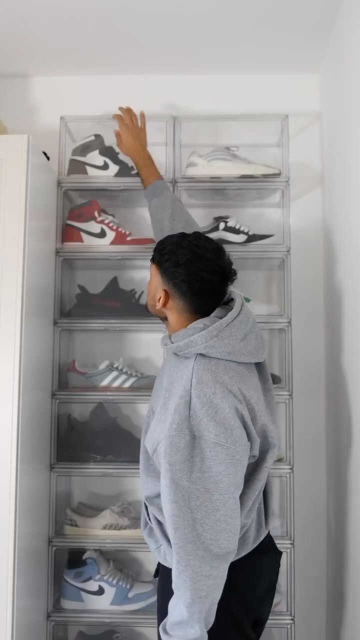 @navkhuttan sneaker cleaning day featuring our boxes ๐
#hypebeastkicks #thesolesupplier #offspringhqcommunity #snkrskickcheck #sneakerhead #footlockereu #sneakerreel #trendingreels #reeltrending #reeltime #reelsinstagram #reelitfeelit #smallbusiness #reelgood #reelsinsta #explore #reelsdaily #reelsinsta #instareels #reelsviral #reelstrending #reelstrend #reeltrends #sneakerevent #shoestorage #insock #displayboxes #jordan1