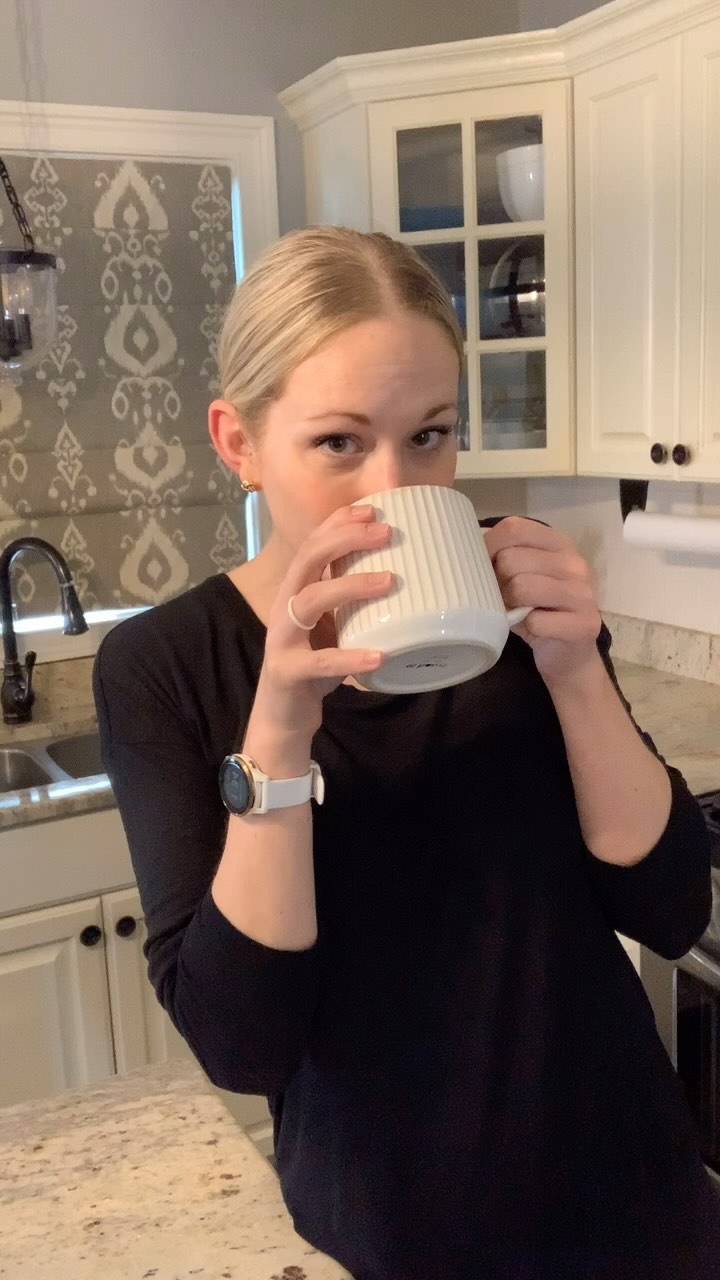 🧐 MYTH: Coffee gives you energy ☕️
✅ FACT: Real, sustainable energy comes from food, not coffee 🍞🍌
Coffee might make you feel alert, but don’t mistake that jolt for true energy. Caffeine can stimulate your nervous system, but it’s food that fuels your muscles and brain, especially for activities like running 🏃♀️🏃♂️
So next time you feel exhausted and like you need another cup of coffee, try having a snack and see what that can do for you (spoiler alert: it can do a lot). I have lots of balanced snack ideas in previous posts!
For the record, big coffee drinker here ☕️ and definitely not saying don’t drink it. Just have it with some food mmk?
Are you team iced or hot?! Tell me in the comments! 👇 I can appreciate an iced coffee from time to time, but I’m team hot if I have to choose. I feel like that’s an unpopular opinion these days?!