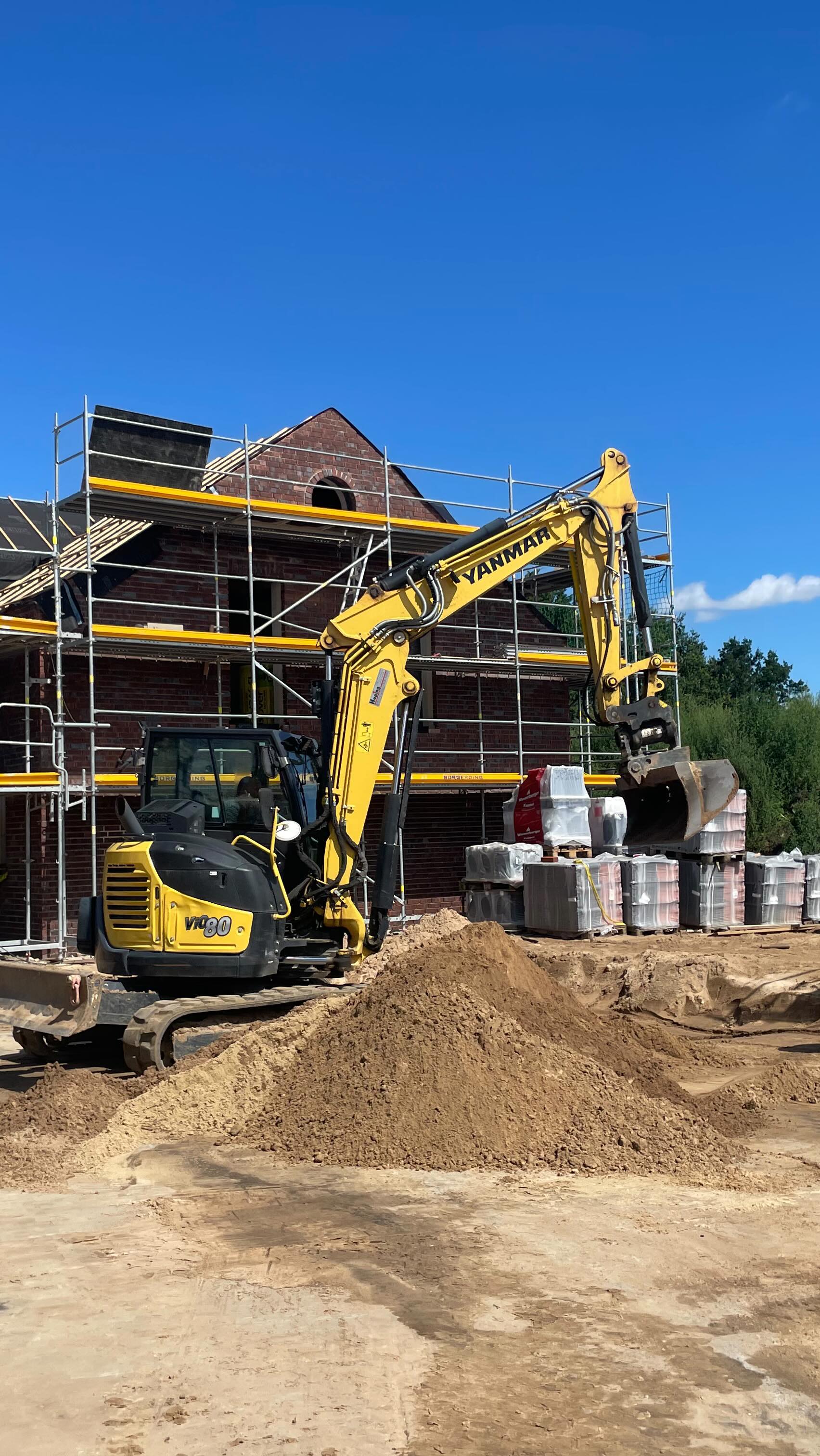 Immer viel los bei uns 🚧🪝
_________________
#baustelle #niedersachsen #co2neutral #co2 #neubaugebiet #neubau #steinfeld #oldenburg #quartier #siedlung #teamwork #baustellenupdate