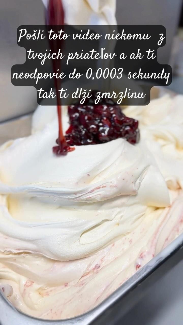 A kto dlží zmrzlinu vám ? 🍦😋
#icecream #zmrzlina #homemade #recipe #pannacotta #milk #gelato #slovakia #albania #free