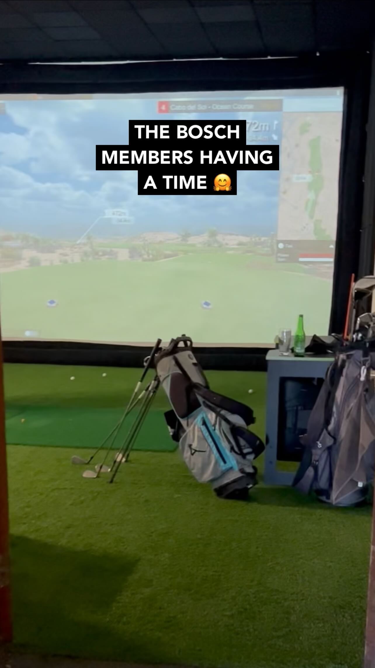 Enjoyed having the @rondeboschgolfclub members in the building!🥳
Solid bunch of people💪, not so solid golfers😂
Don’t forget to follow us, like our first post and tag 2 mates in the comments to stand a chance to win a 2 month unlimited membership!
#capetowngolf #golfcpt #golfsimulator #golfrsa
#golfsouthafrica #westernprovincegolf #wpgolf #pgatour #indoorgolf #indoorsimulator #drivingrange #golftips
#lpgatour #lettour #livgolf #golfcoach #golfswing #golfvibes
#golflife #golfgirl #golfgirls #juniorgolf #kidsgolf #sakidsgolf #uskidsgolf