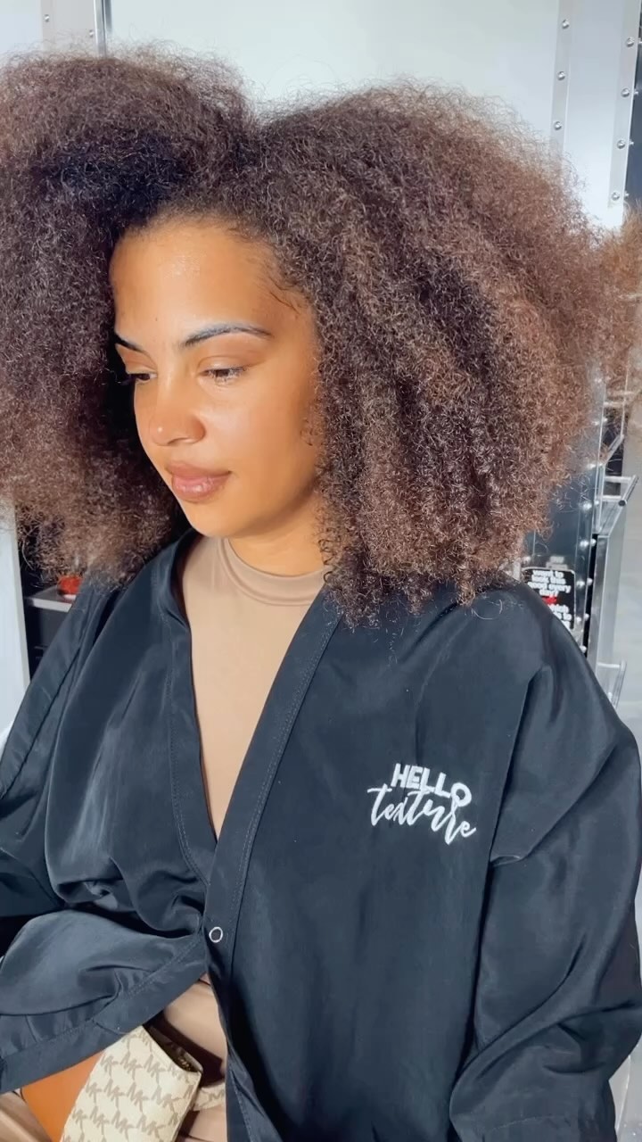 ✨ It’s officially Silk Press Season! ✨ Shine, bounce, and flawless finish by our Silk Press Specialist Kelly Monica. Book your transformation with Kelly today at www.hitexturehair.com. 🌟 #SilkPressSeason #HealthyHair #HiTextureHair #kellymonicahair