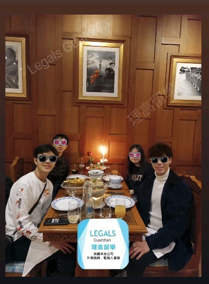 {Legals Guardian 監護人服務} 🌞🌞放假期間, Legals Guardian帶學生們出外遊覽shopping,共進美味的晚餐!同學仔實在太開心了,食完晚餐還要求去吃甜品 😋😋! 除了叮囑學生要努力溫書,我們也會確保他們在考試之前都能夠放鬆一下relax!家長都非常放心交子女給我們照顧!~ 🤝🤝🫶 Let's take a look at what our students are up to during the school holidays