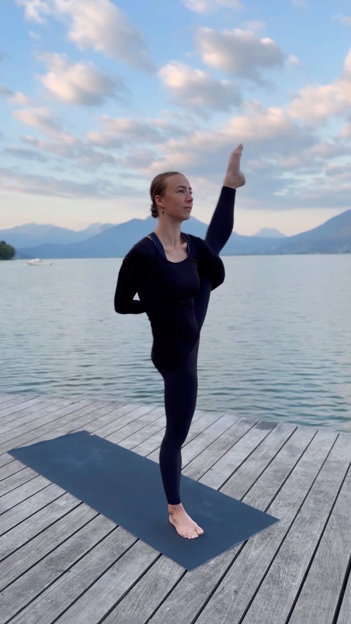 Home sweet home ! ☀️
#yogaflow #yogavinyasa #yogadanse #yoga #yogaannecy #lacannecy #birdofparadise