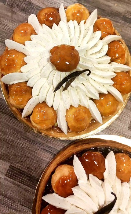 En format individuel ou à partager, je vous propose cette semaine
- le Paris-brest (praliné noisettes/amandes)
- la tarte 3 chocolats/praliné
- le Saint Honoré (pâte feuilletée inversée, vanille, caramel) !
Commande par téléphone 06 19 52 97 10 ou via le site www.papilines.com. Livraison Tarn nord.
#papilines albi #albimaville #patisserie #food #Tarn #birthday #SaintHonore #parisbrest #tartechocolat #villeneuvesurvere