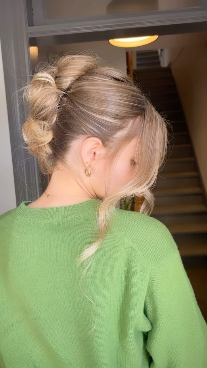 Prom hair for this gorgeous girl
Coloured by @topknotleah and styled by me
#weddinghair #ottawawedding #stylist #ottawaupdo #bridalhair #ottawabride #ottawabrides #ottawawedding #weddingseason