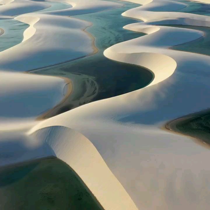 Encontre um dos lugares mais fascinantes do planeta Terra . Lencois Maranhenses, está na Rota das Emoções.
Find one of the most fascinating places on planet Earth. Lencois Maranhenses, at Route of Emotions.