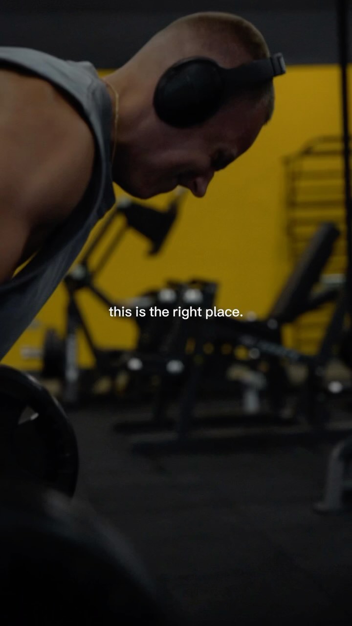 🌴Your gym in paradise 🌴
💪🏽 @kremerfitness
📸 @davidsvisuals_
.
.
.
.
.
.
#thegym #thegymgiliair #giliair #fitness #workout #paradise #lombok #indonesia #swimmingpool #fit #fitlife #exercise #gym #gymlifestyle #gymlover #foryou #fyp