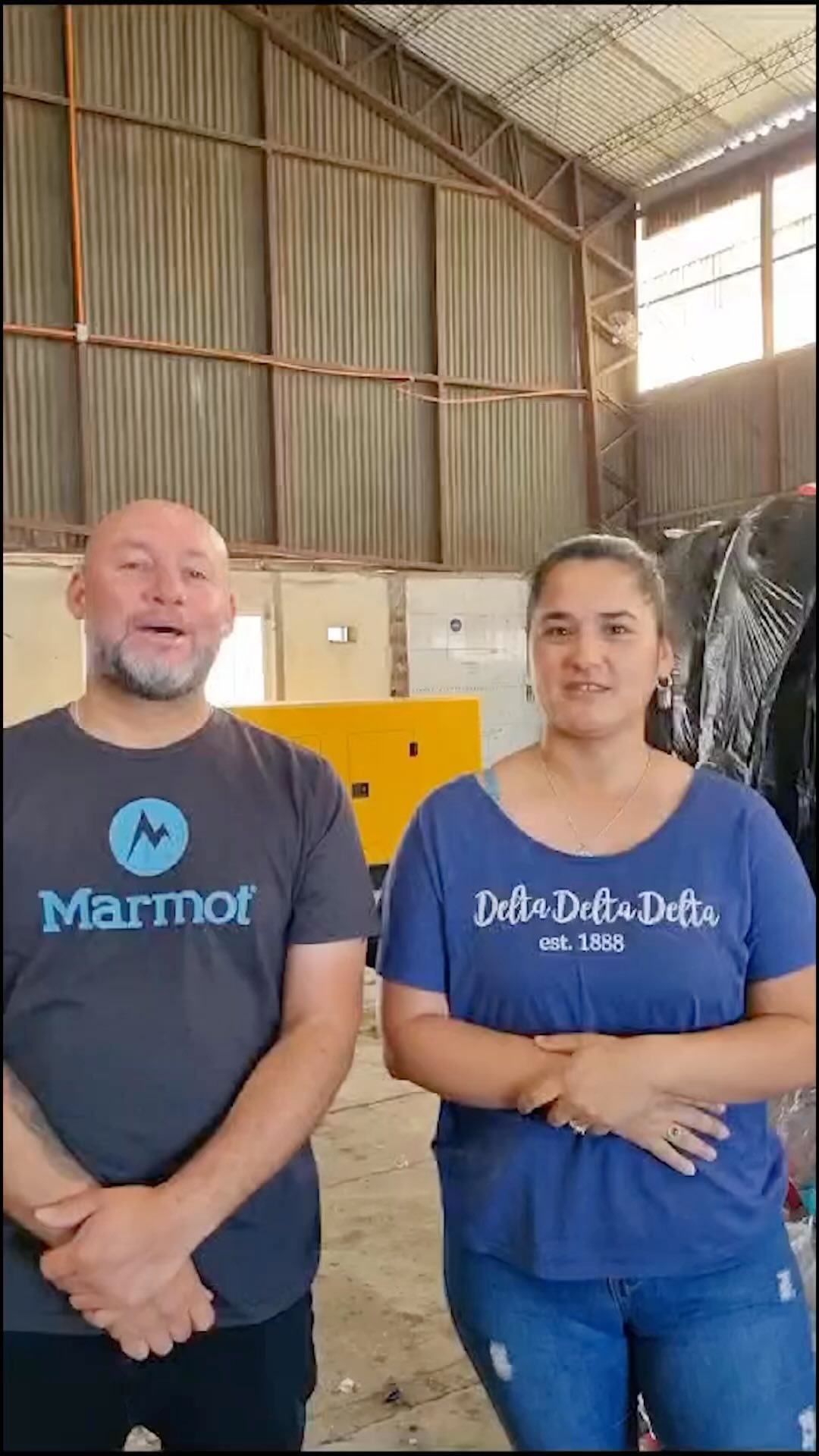 👉 Conecta Recicla y Colabora ♻️💚🌎
@covaplast_spa es una organización representada por Elvira Cofré y Victor Valenzuela. Actualmente trabajan junto a 15 colaboradores, juntos logran gestionar en promedio 70 toneladas mensuales de plástico PET. 💪👏🌎
En este hermoso y arduo trabajo de reciclar, Covaplast ofrece a la comunidad jaulas y servicio de recolección, facilitando la gestión de residuos en la Región Metropolitana.
Además, se caracterizan por comprar material a otros gestores, que con el paso del tiempo y la responsabilidad que han mostrado, han forjado alianzas en base a la confianza con otros sectores de la Región 🙌🏼
¿Los conocían? Los invitamos a seguirlos en sus redes sociales @covaplast_spa 🙌🏼
@cocacolacocl