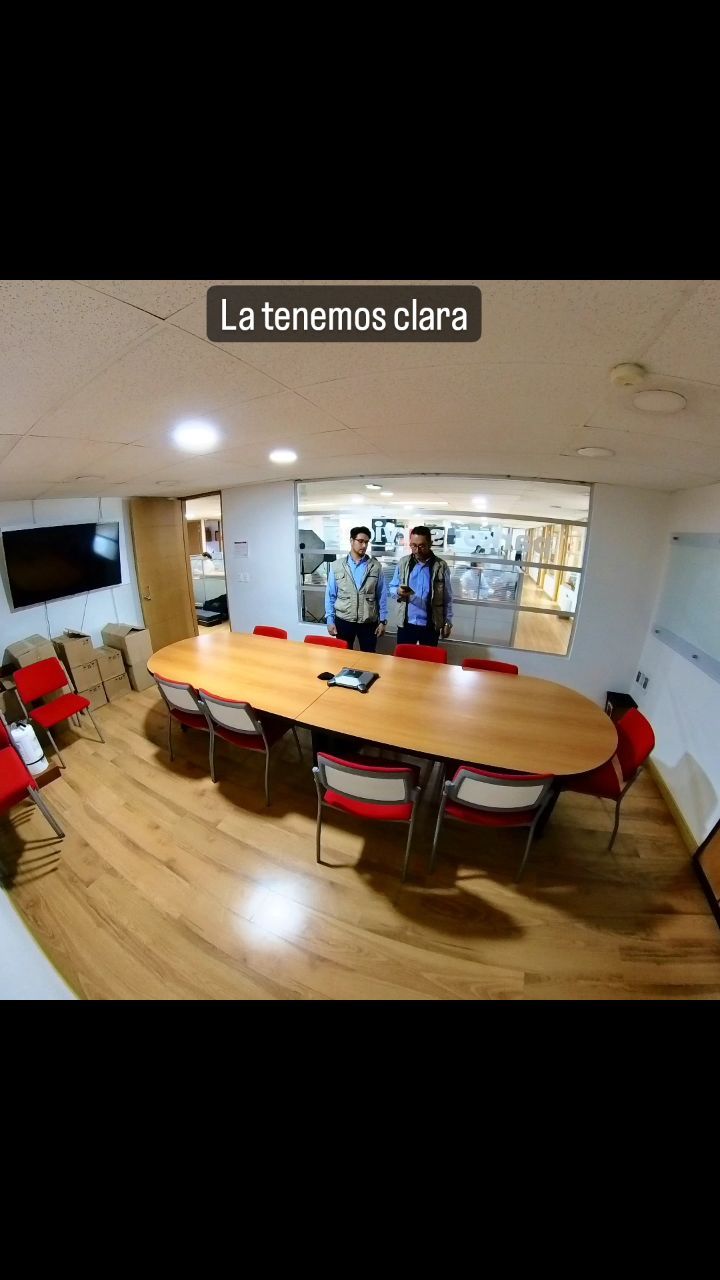 Iluminación de cine en la producción de #videoscorporativos
#marketingdigital
#empresascolombianas