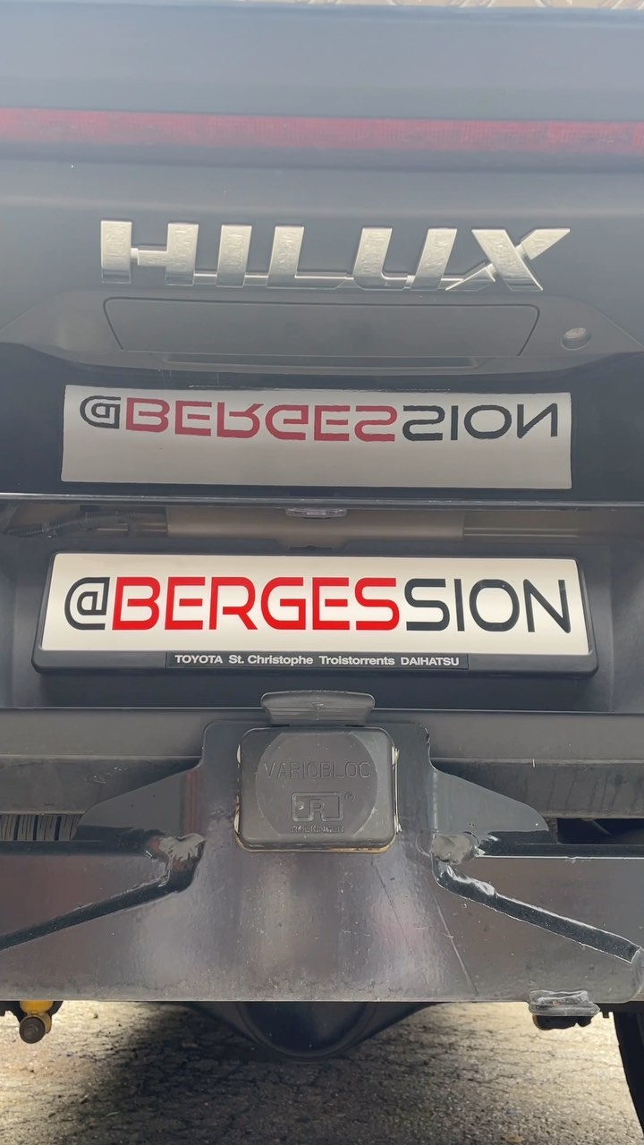 💪 Nous adaptons et protégeons votre outil de travail depuis 1982 👨🏻🔧
#bergession #sion #valaisgravedansmoncoeur #valais #toyota #hilux