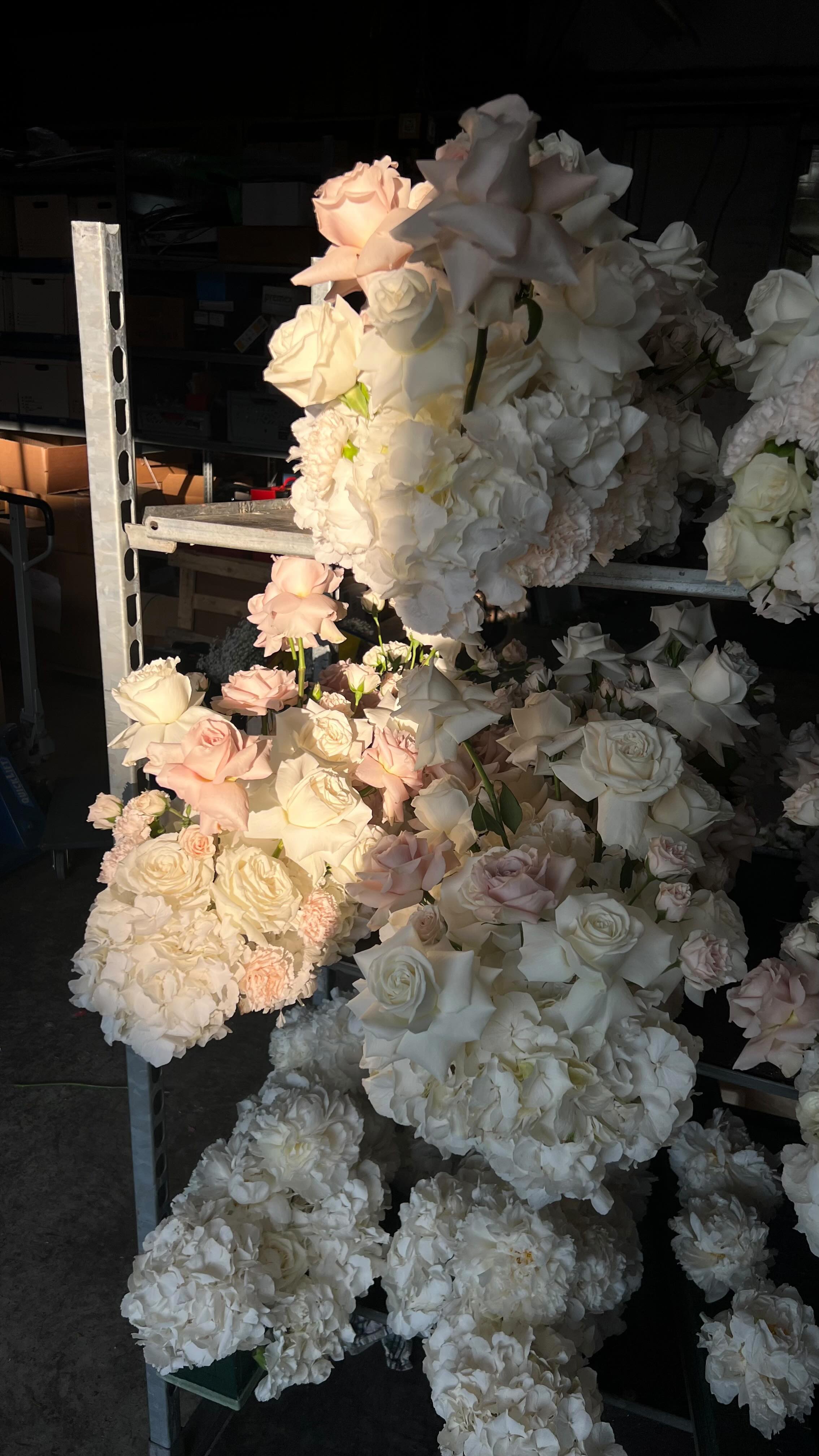 Wie wahr sind diese Worte 🤍
Und bei jedem mal AUFSTEHEN lernt man wieder MEHR dazu 🤍
Auch wenn es einem manchmal absolut unmöglich erscheint weiterzumachen-aber glaubt mir, es lohnt sich IMMER dran zu bleiben !!!!!
#visionen #großertraum #stayfocused #lovewhatyoudo #florist #flowers #überseinenschattenspringen #harterhund #glaubandich