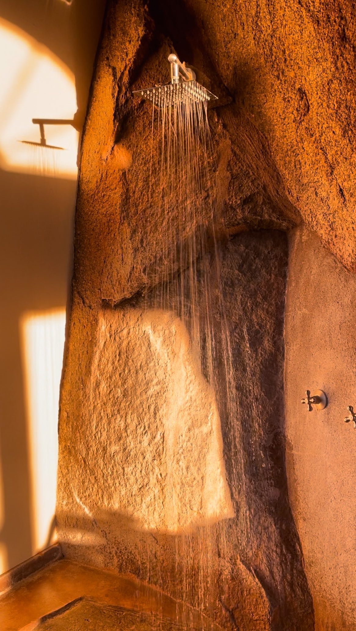 Imagine taking a shower here 💭😍