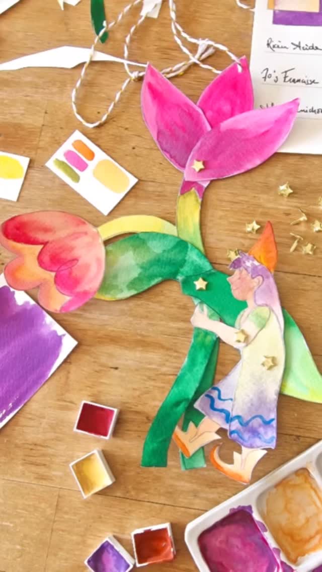 C'est mon toooooour 🥳
J'ai peint et montée le module de la petite lutine dessinée par @elisefrancisse qu'on vous glissera avec le set d'aquarelle "confetti sauvage"🤩💜✨
Quel plaisir de s'affranchir des bords et de faire des tâches partout ! Je crois qu'il me faut plus de petites activités guidées à faire comme celle ci 😊
Ça fait du bien à l'âme et ça oblige à se poser et prendre le temps
Surtout quand il faut découpé les petits endroit avec des ciseaux trop grand 🤣🥲
J'ai trop hâte que vous ayez les vôtres et qu'on fasse pululer une armées de lutins fleuris cet été ! 🎉
#lepigmentarium #aquarelle #elisefrancisse #collab #aquarellepailletée #artisan #artisanatfrancais #peintureaquarelle #lutin #aquarellefleurs