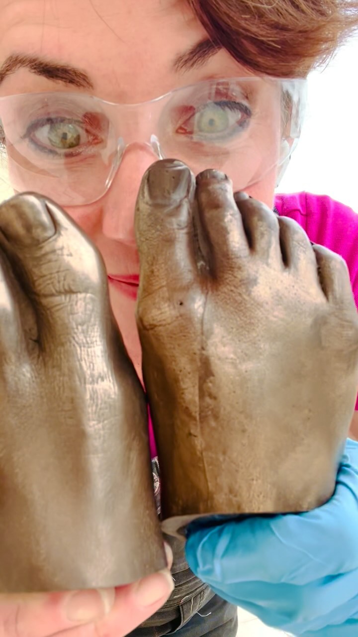 Might be the only pedicure I’ll get this summer…
Yes…my feet…but not REALLY!
Polishing cold-cast bronze is almost as gratifying as getting my real toes done.
Almost.
They’re headed to a winged bag sculpture.
#coldcastbronze #lifecast #cutefeet #polishingmetal