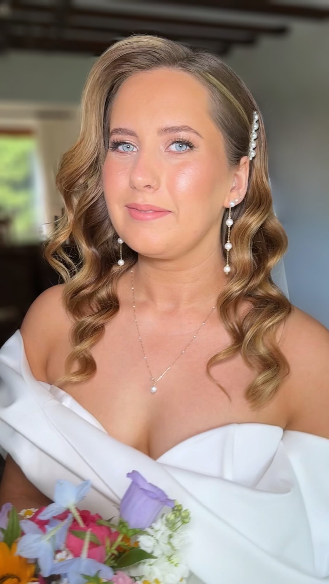 Transforming your bridal beauty vision into reality â¨
The dress!⌠The flowers!âŚMakeup and hair working in perfect harmony. Just perfection! đ Natashaâs look is modern and elegant and is one of my absolute faves!
Feeling inspired for your big day? Save now and follow for more modern bridal inspiration,
or get in touch to start planning your perfect bridal look!
Hair @natashachanelhair
Makeup @elliemcgowanmakeup
Flowers @oakwoodflowers_
Dress @chameleonbride
Photography @samanthanewsonphotography