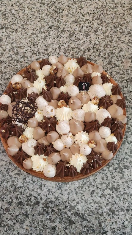 #troischocolats #patisserie #tarn #albi #tartegourmande #anniversaire #valrhona #praliné #douceurs #papilines #lebonetlebeau #passionpatisserie #amandes