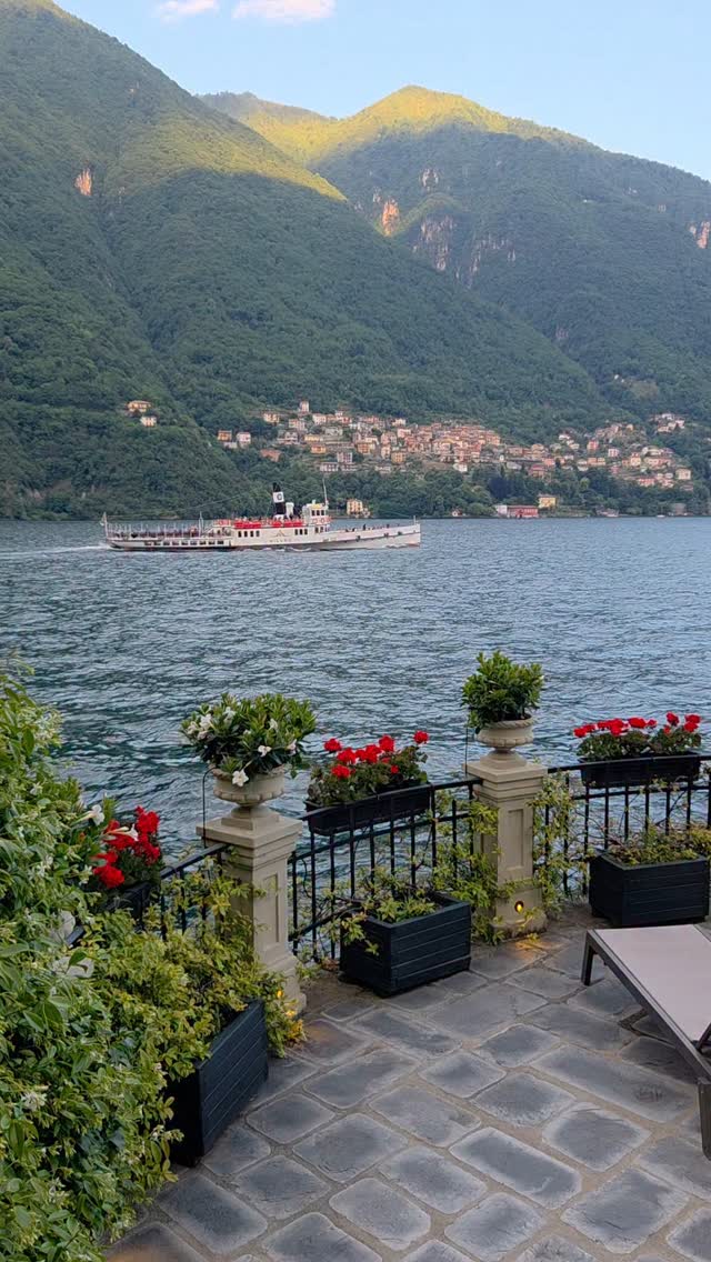 Pizza Party and Lemons 🍋
@crystallroseee
@figlideifioricomo
#lakecomo #comolakeside #lagodicomo #romanticdinner #comolake #pizzaparty #pizza #welcometoitaly #comolake