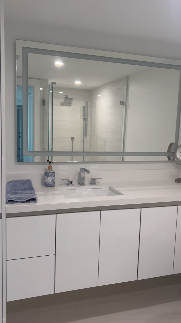 Bathroom renovations are underway. This guest bath turned out beautiful.
.
.
.
#bathroomdesign #bathroomdecor #bathroomrenovation #homeremodel #contractor