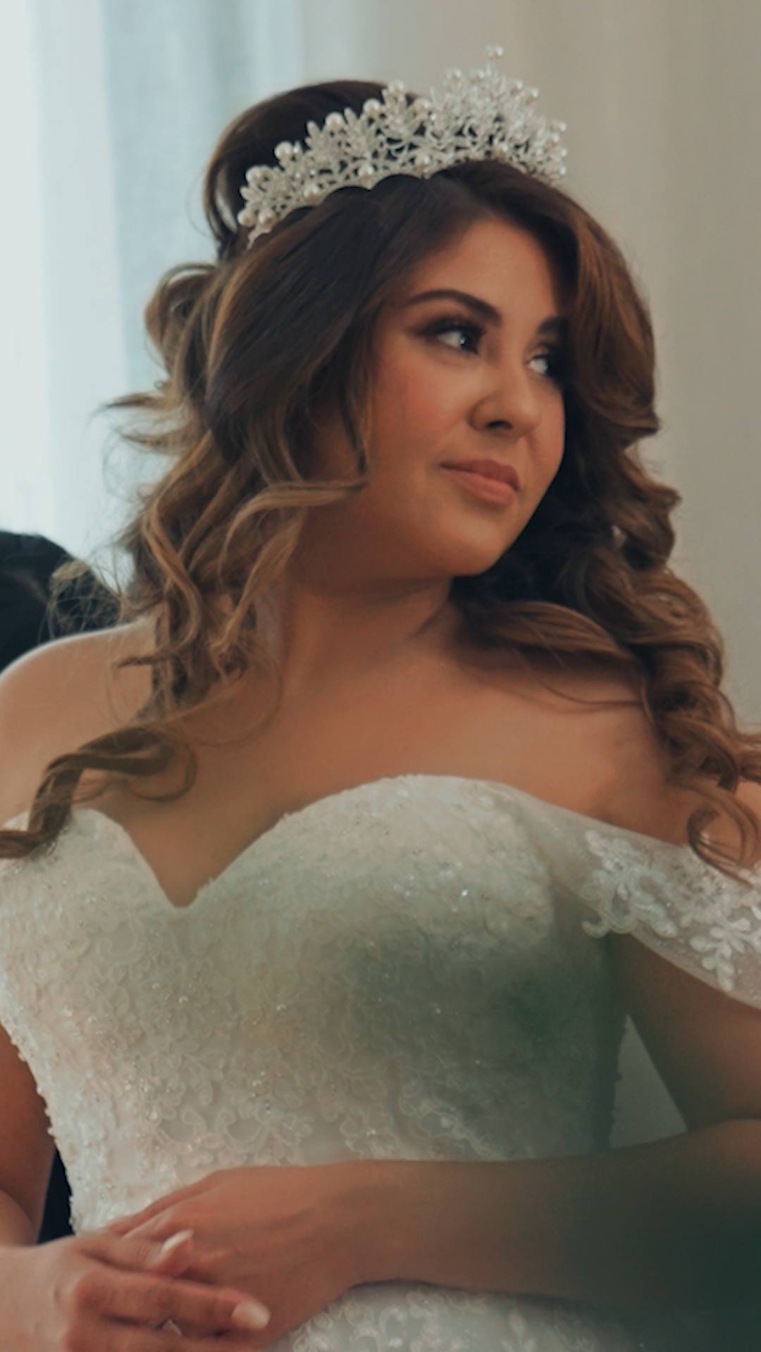 Love stories like Jo and Nam's don't just happen in movies. See their real-life fairy tale.
Photographer: @vanessashambrookweddings
Venue: @whitestoneevents
Caterer's: @rotibar_melb @plattermegrazey
Florist: @flowers.house.au
DJ: @dj.russy
#wedding #melbourne #winterwedding #kamesburghgardens #weddingday #herday #bride #bridetobe #weddingdress #weddingring #goldensnitch #groom #weddingsuit #bridesmaids #firstlook #weddingvideographer #weddingvideography #melbourneweddingvideographer #weddingfilm #happilyeverafter