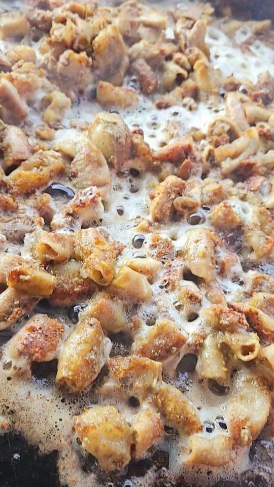 Nice and Crispy Tripa 🌮
.
.
.
.
#elchaparritotacos #mexicanfood #tacos #thevalley #la #nightmarket #818nightmarket #Tripa #tacosdetripa