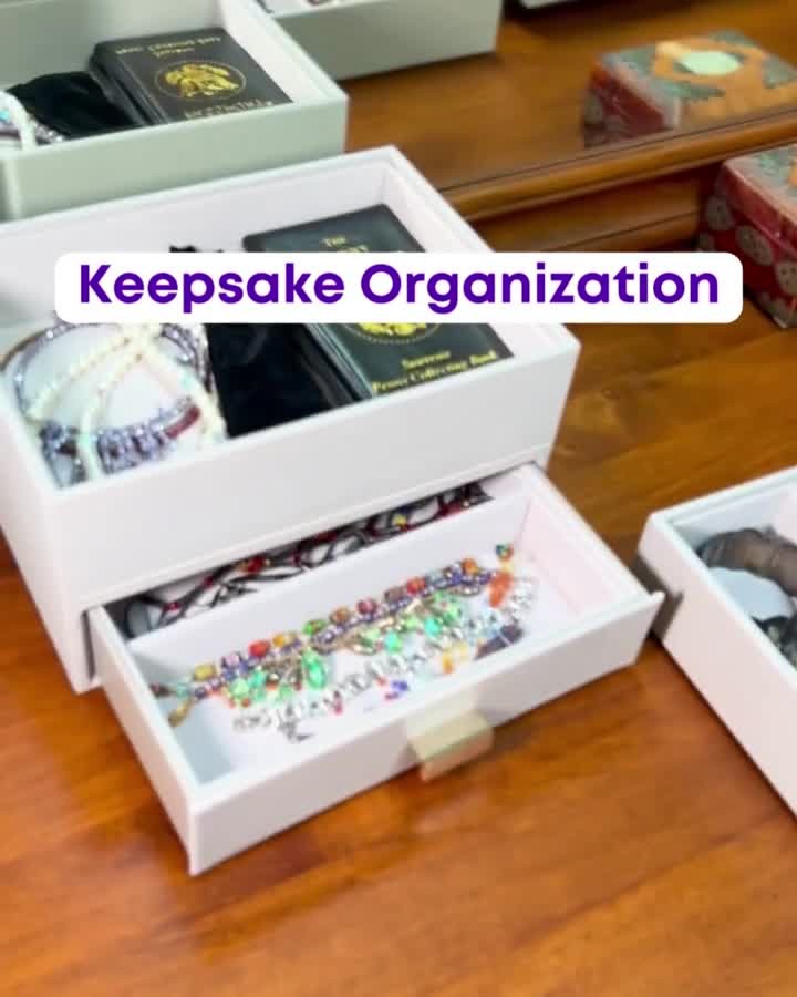 📦 Tired of having your prized sentimental items hidden away? I found the perfect solution: Stackers jewelry boxes let you build your own layout with multiple layers and compartments! ✨
Now, my valuable keepsakes stay safe and organized, separate from my day-to-day jewelry. I love being able to see all of my special items at a glance, and I know that they're well-protected. 🙌 Especially my crushed penny collection - I try to get one from every location I visit!
Where do you keep your small sentimental items? 🤔
_____
#familyheirlooms #coincollection #keepsakes #sentimentalvalue #jewelryorganizer #containedhomeorganizer #homeorganizingtips #organizingtipsandtricks #clutterfree #tidyhome #homeorganizer #organizeyourhome #storage #organizeyourlife #northernva #northernvirginia #fairfaxva #fairfaxcountyva #oldtownalexandria #alexandriava #arlingtoncounty #minimalisthome #minimalistliving #declutteryourlife #simplifyyourlife #simplethingsmadebeautiful #stressless #minimalistdecor #minimalistdesign #thecontainerstore
🎶audio track: @gibranalbo
https://loom.ly/zTSNvqU