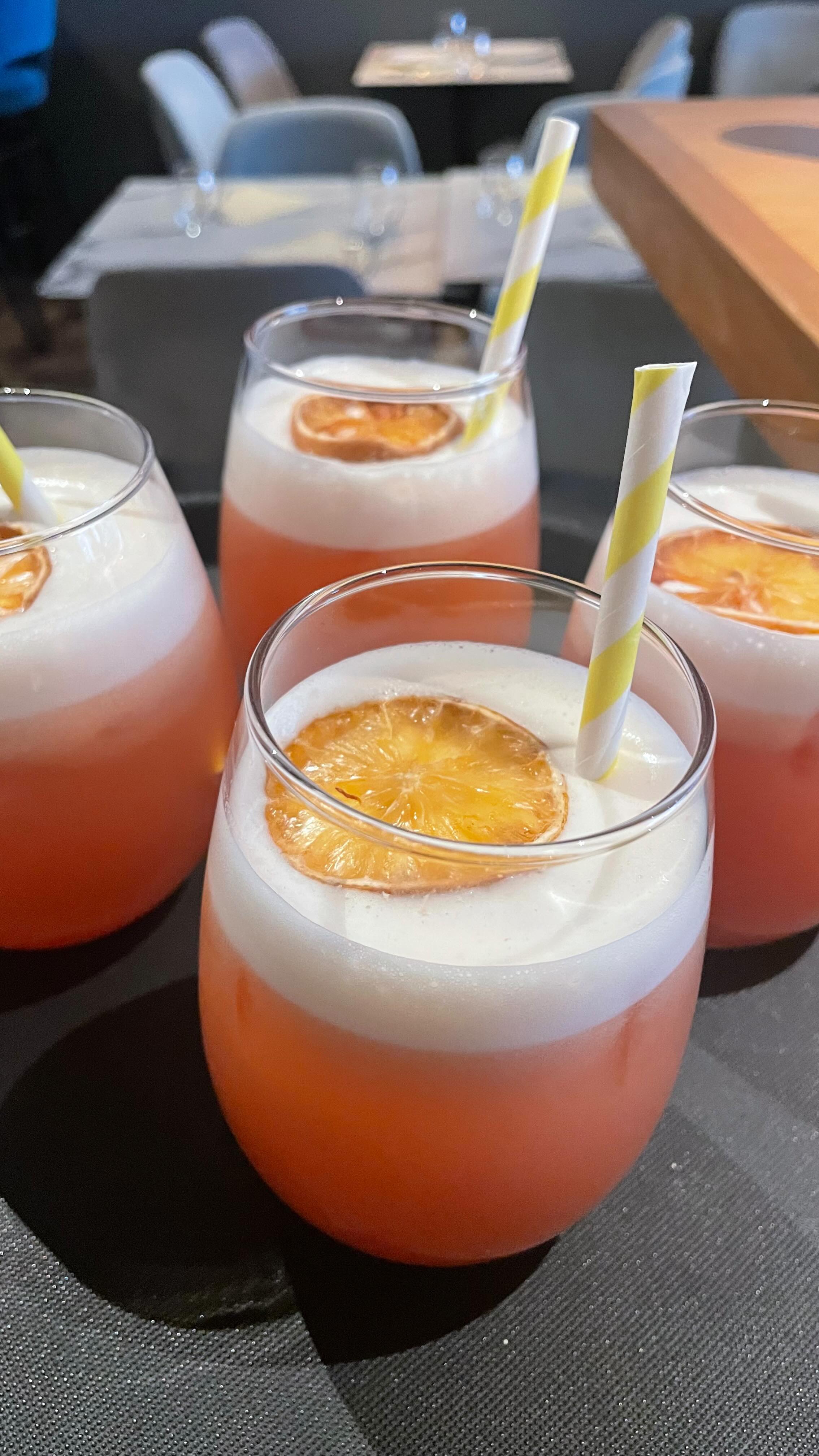 Paint a Desert in 3D 🌵🐫⬇️⬇️Cocktail Recipe:
Pamplemousse Sweet & Sour
Non alcoholic version:
2-3 cubes of Ice
25 ml of grapefruit syrup
30 ml of grapefruit juice
20 ml of fresh lemon juice
20 ml of aquafaba
For Alcoholic version:
60 ml of Gin
#art #genevart #geneva🇨🇭 #cocktailgeneve