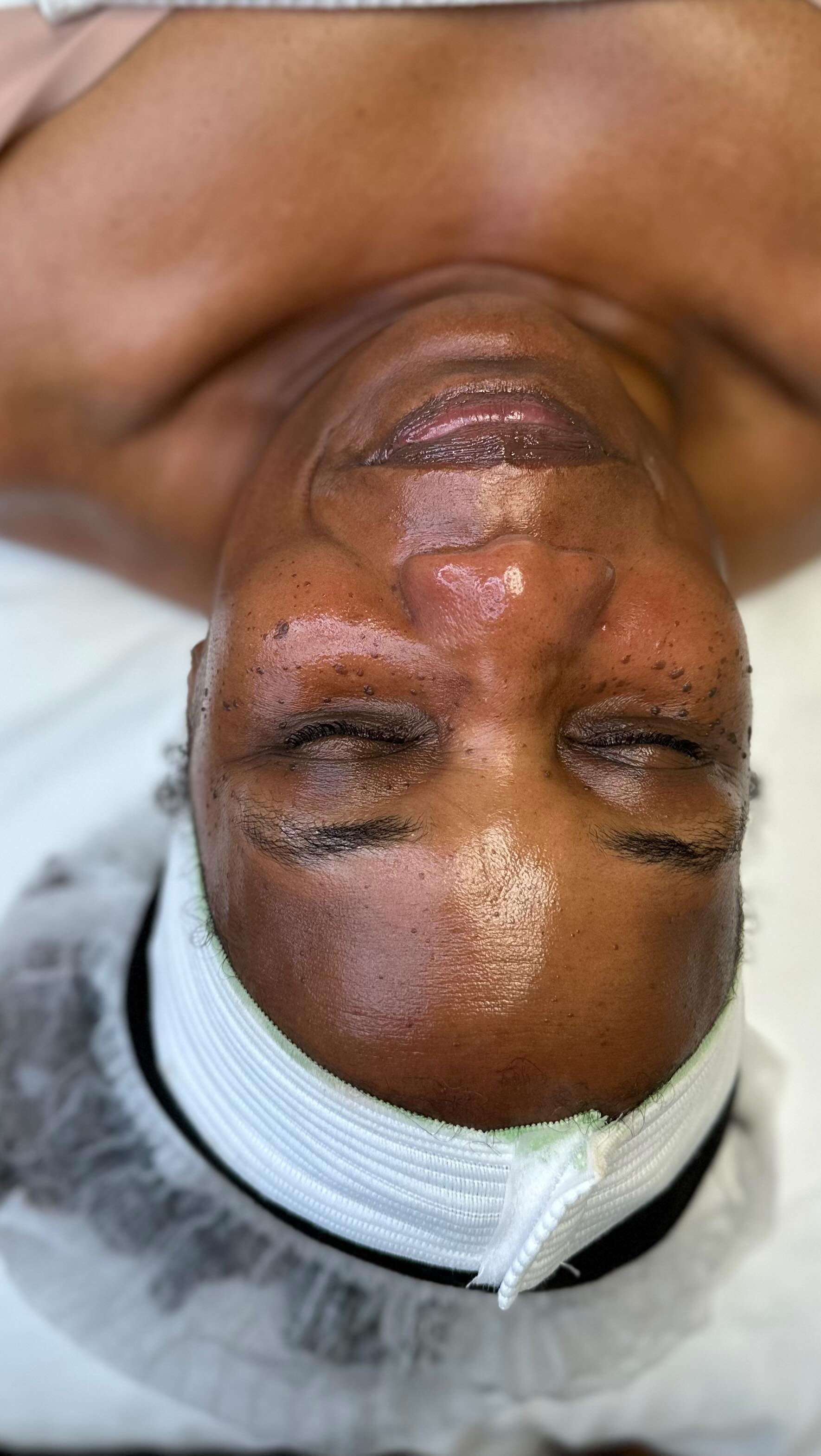 A monthly facial treatment is much more than just a day of pampering — although we love a pamper day! Coupled with a customized home care routine, monthly facial treatments play an important role in helping you achieve and maintain healthy skin.
Investing in the long-term health of your skin is the best thing you can do to keep your skin looking and feeling its best for years and years to come. Not only will monthly treatments help to keep your skin looking its best, but they also provide numerous benefits including:
• Guidance from your esthetician
• Increased blood flow and oxygen
• Deeper cleansing and exfoliation
• Relaxation and stress reduction
So what are you waiting for? Book your treatment today!
.
.
.
#nycfacials #nycesthetician #brooklynfacials #brooklynesthetician #customizedfacials #acnespecialist #hyperpigmentationtreatment #healthyskin #selfcare