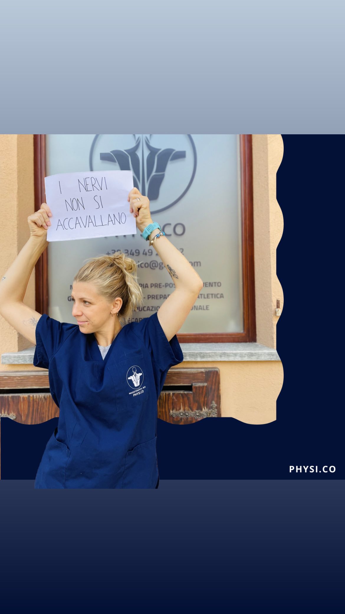 FALSI MITI DA SFATARE ? Eccone alcuni 🤍
Seguendo la scia di alcuni reel visti su Instagram abbiamo scelto di rivelarvi i nostri 3 preferiti 👩⚕️
1. I nervi non si accavallano: quella sensazione che i pazienti riferiscono sono contratture muscolari che possono magari esercitare pressione sul nervo.
2. le vertebre non si riallineano: se una vertebra scivola in avanti o indietro rispetto ad un’altra andiamo incontro ad una condizione patologica chiamata Spondilolistesi, inoltre durante le manipolazioni vertebrali queste non si spostano.
3 Le ernie non rientrano: l’ernia espulsa non rientra, è un po’ come far rientrare il dentifricio spremuto dal tubetto.
Se comprendi l’imbarazzo di @ottaecarota nel girare questo reel lasciale un ❤️😂
Quale di questi conoscevi o pensavi fosse vero? Scrivicelo nei commenti ✍️