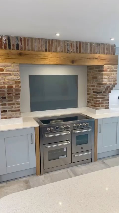 #kitchen #kitchensofinstagram #kitchensofinsta #kithendesign #bertazzoni #blanco #design #ashwoodkitchens #kitcheninspiration #barnconversion
